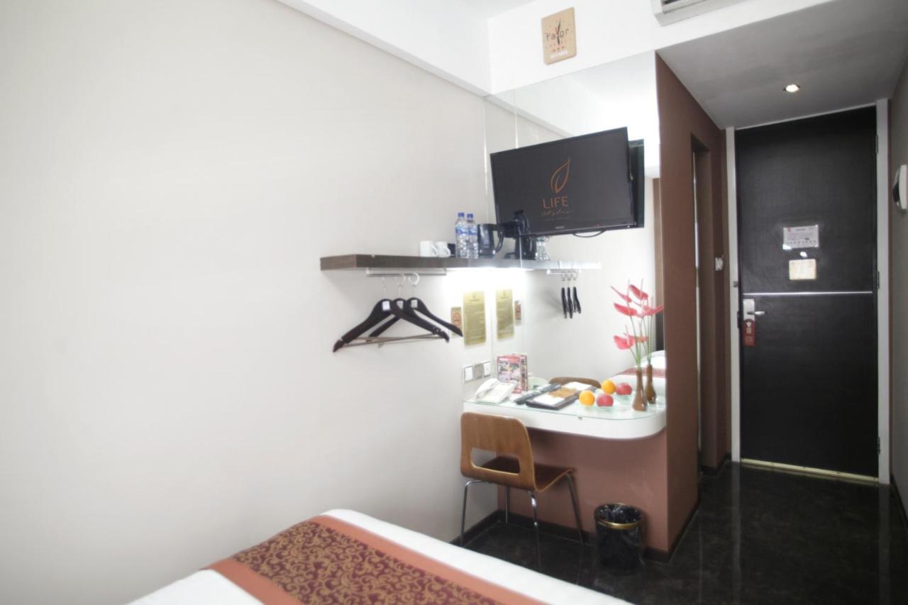 Favor Hotel Makassar City Center By Life Luaran gambar