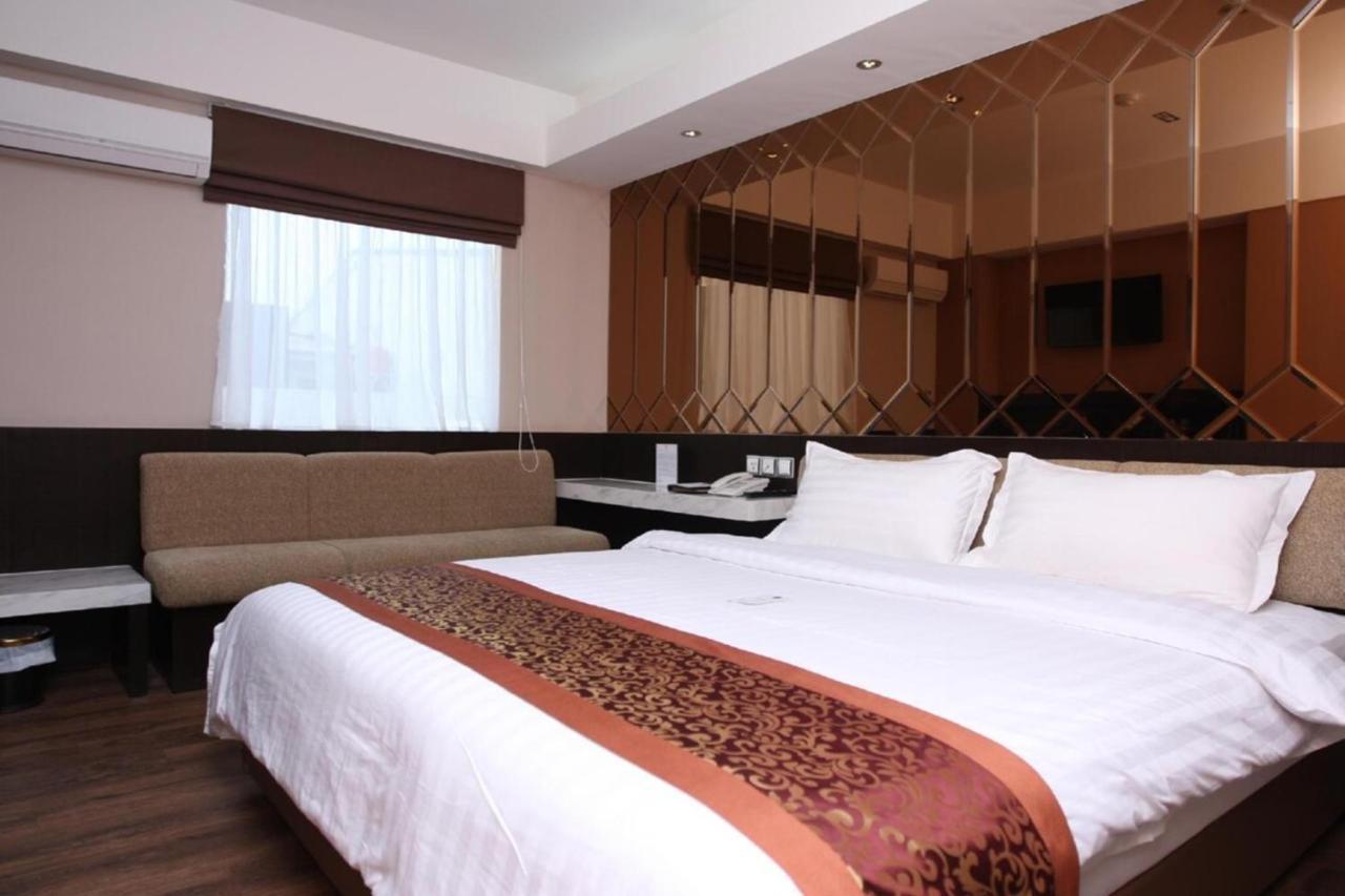 Favor Hotel Makassar City Center By Life Luaran gambar