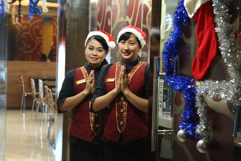Favor Hotel Makassar City Center By Life Luaran gambar
