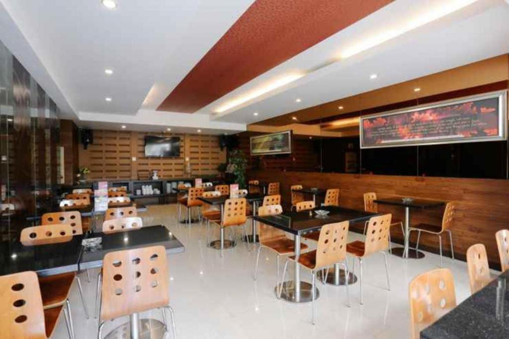 Favor Hotel Makassar City Center By Life Luaran gambar