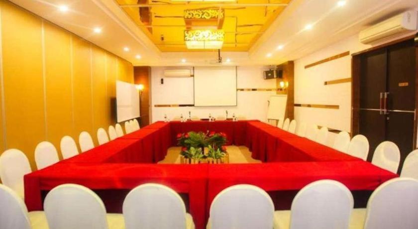 Favor Hotel Makassar City Center By Life Luaran gambar