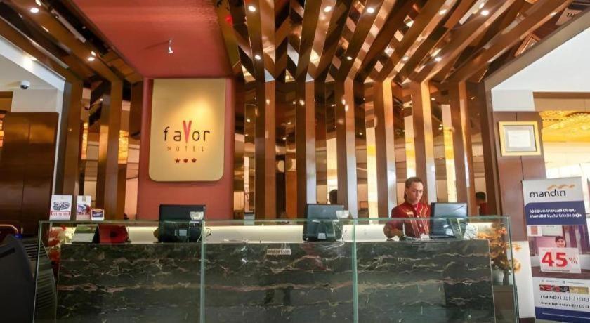 Favor Hotel Makassar City Center By Life Luaran gambar