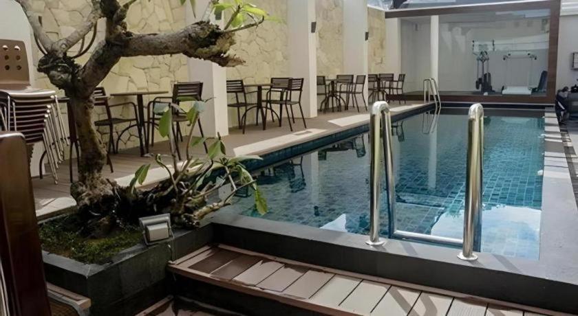 Favor Hotel Makassar City Center By Life Luaran gambar
