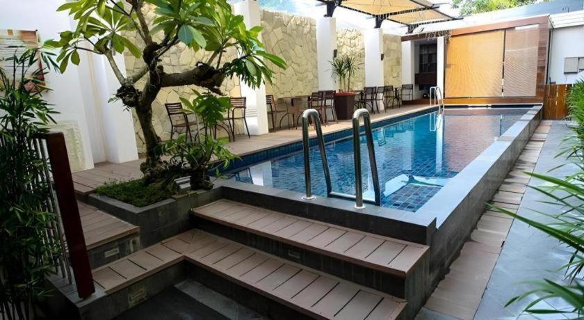 Favor Hotel Makassar City Center By Life Luaran gambar