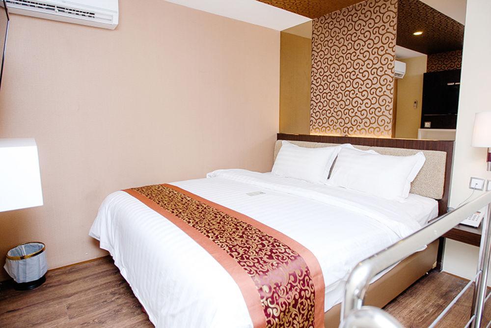 Favor Hotel Makassar City Center By Life Luaran gambar