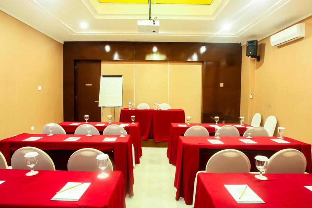 Favor Hotel Makassar City Center By Life Luaran gambar