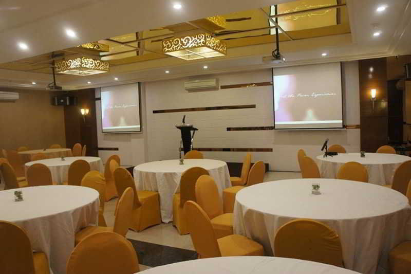 Favor Hotel Makassar City Center By Life Luaran gambar