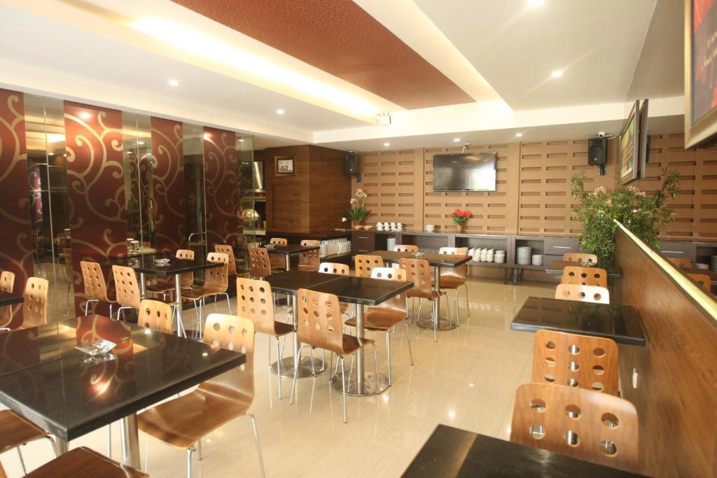Favor Hotel Makassar City Center By Life Luaran gambar