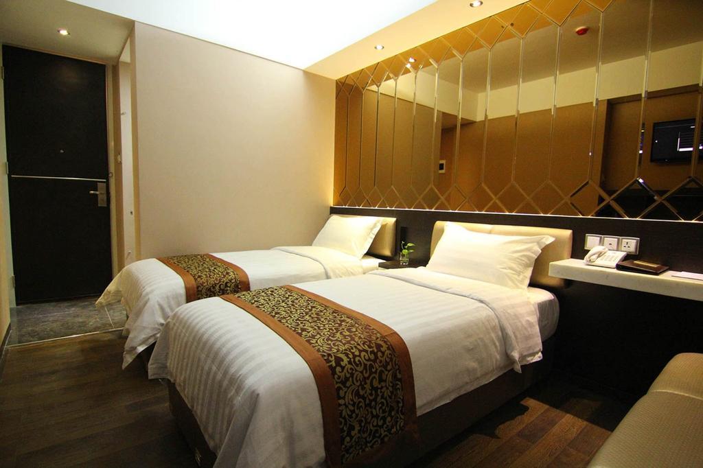 Favor Hotel Makassar City Center By Life Bilik gambar