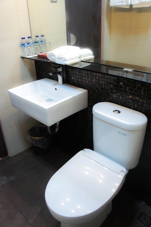 Favor Hotel Makassar City Center By Life Bilik gambar