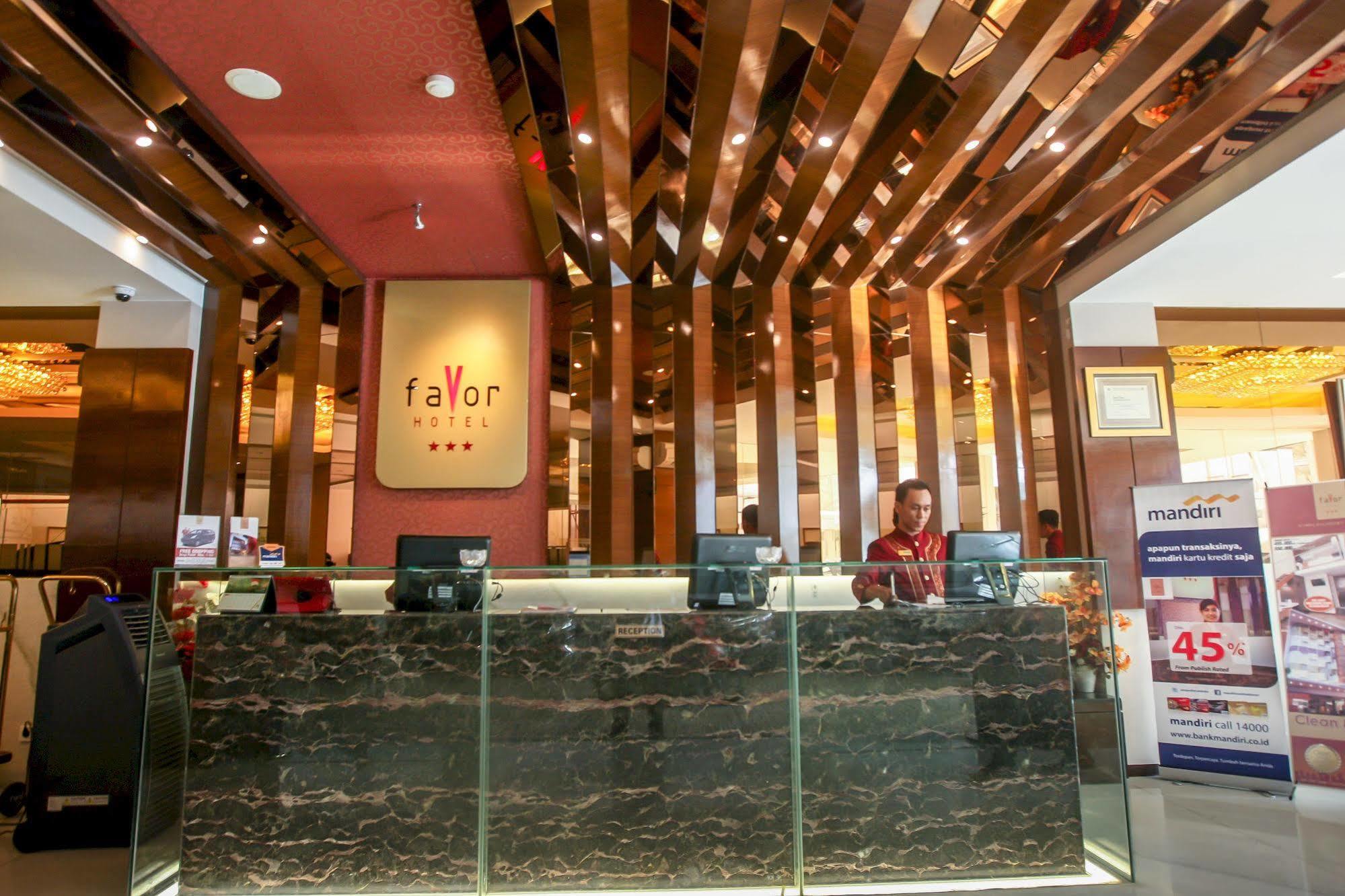Favor Hotel Makassar City Center By Life Luaran gambar