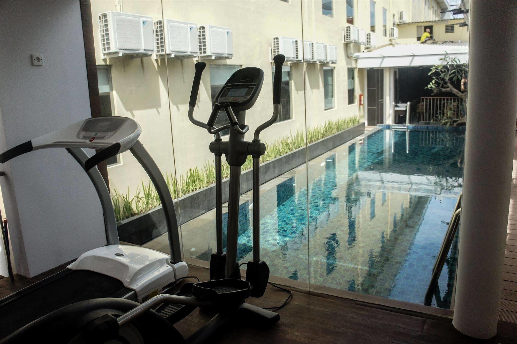 Favor Hotel Makassar City Center By Life Luaran gambar